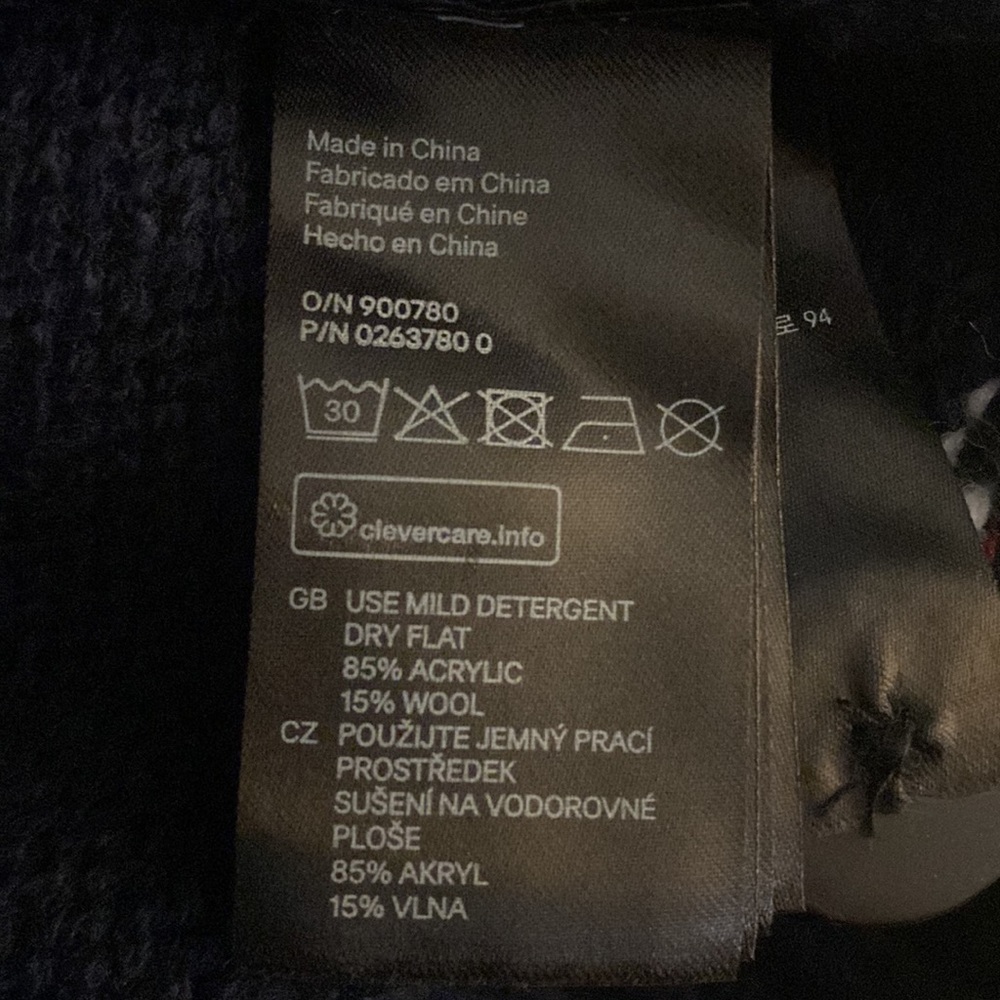 Sweater - Picture 6 of 6